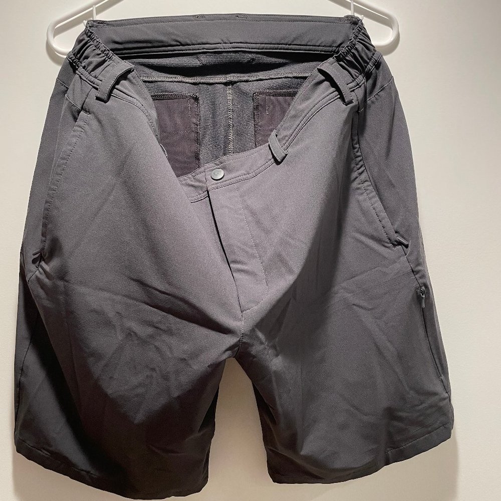 Mack Weldon Radius Shorts Men Size Large Gray Flat Front Water Resistant Active